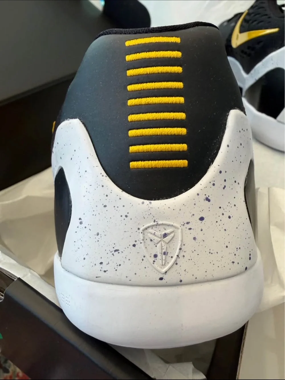 Nike Kobe IX Low EM (GS) “Lakers Away” Youth Black/Yellow Basketball Shoes